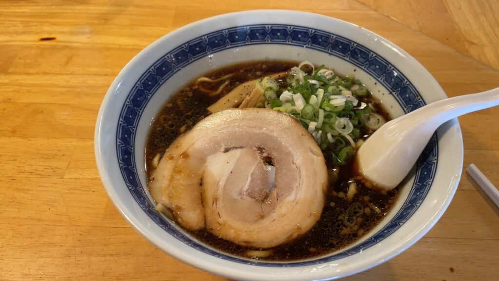 中華そば秀光ブラックラーメン