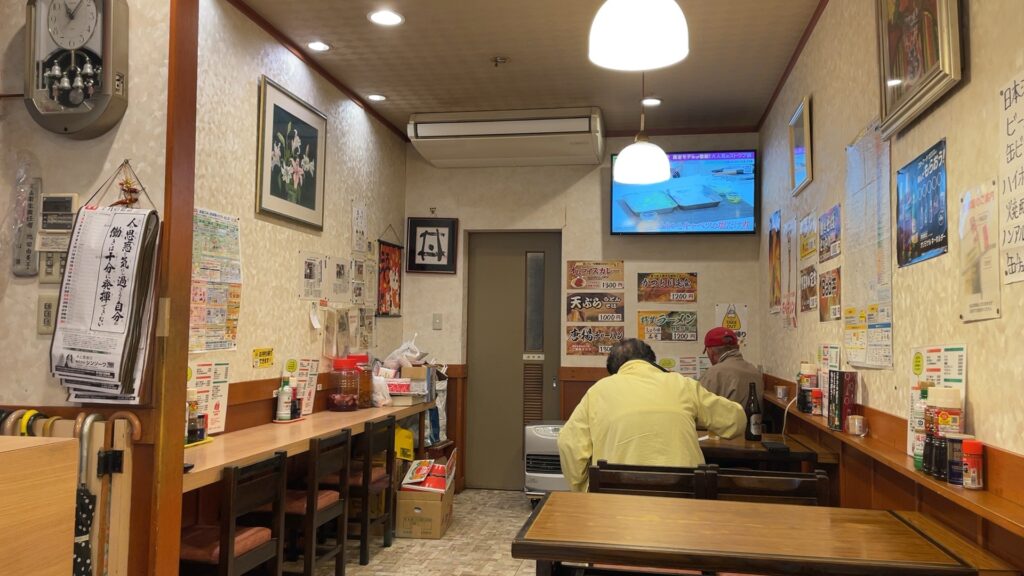 ハッピー食堂 店内の雰囲気